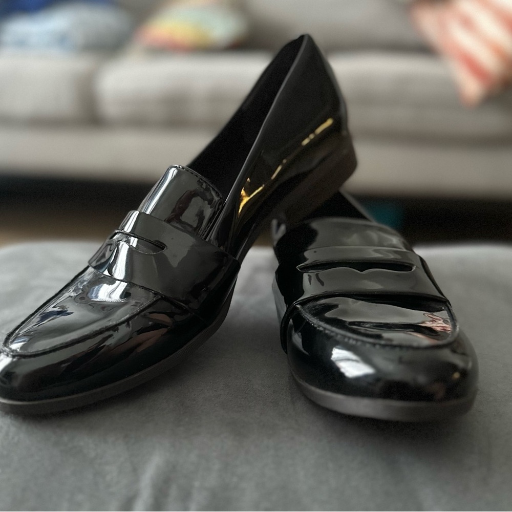 COPY - DR. SCHOOL’S Woman’s shoes. SIZE 8 BRAND NEW NEVER Worn